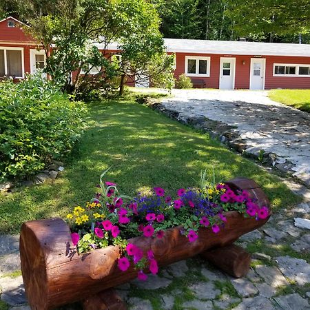 Kan-A-Mouche Pourvoirie Auberge Et Chalets Saint-Michel المظهر الخارجي الصورة