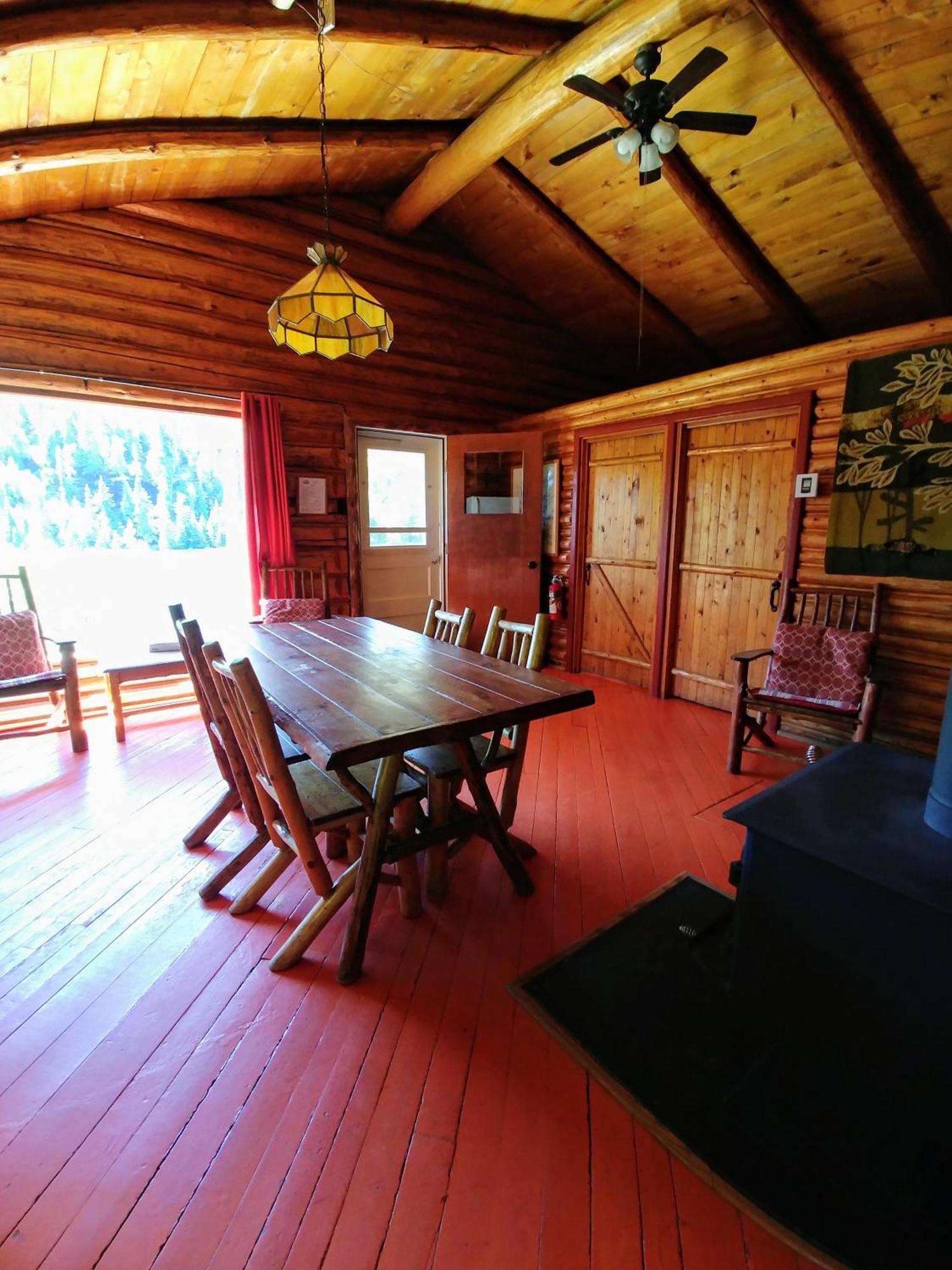 Kan-A-Mouche Pourvoirie Auberge Et Chalets Saint-Michel الغرفة الصورة