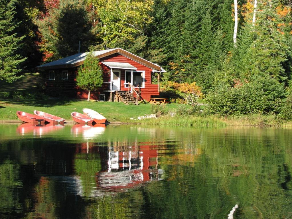 Saint-Michel Kan-A-Mouche Pourvoirie Auberge Et Chalets المظهر الخارجي الصورة