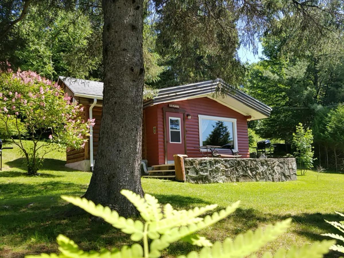 Saint-Michel Kan-A-Mouche Pourvoirie Auberge Et Chalets المظهر الخارجي الصورة